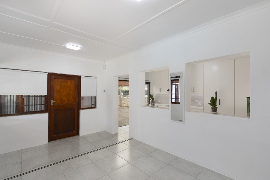 To Let 1 Bedroom Property for Rent in Longdown Western Cape